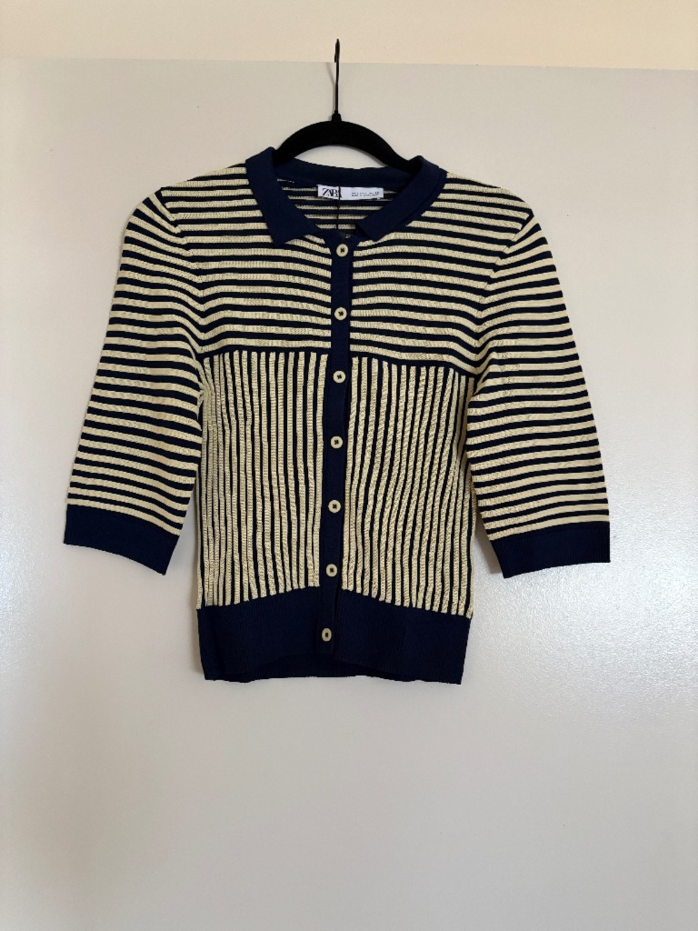 Zara, Color: Navy/Cream & yellow undertones. Stripe button down shirt. Size: Lg